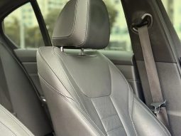 
										BMW 320i cheio									