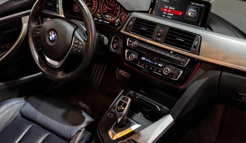 
								BMW 430i cheio									