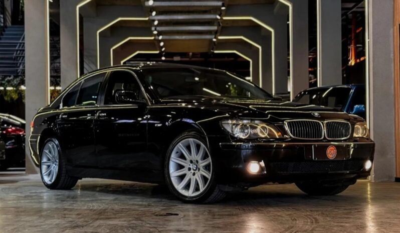 BMW 750i Alphaville