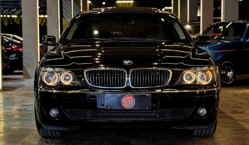 
								BMW 750i cheio									