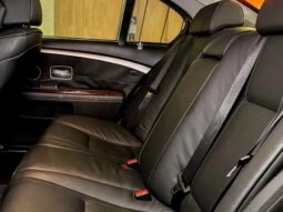 
										BMW 750i cheio									