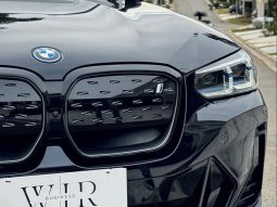 
										BMW iX3 cheio									