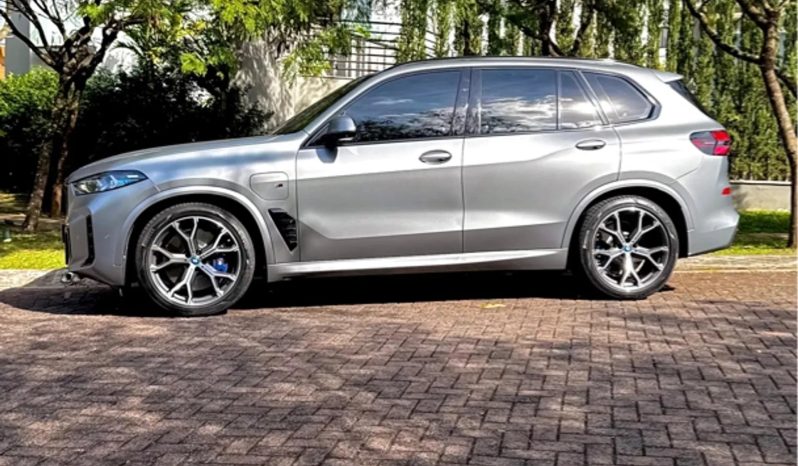 
								BMW X5 cheio									