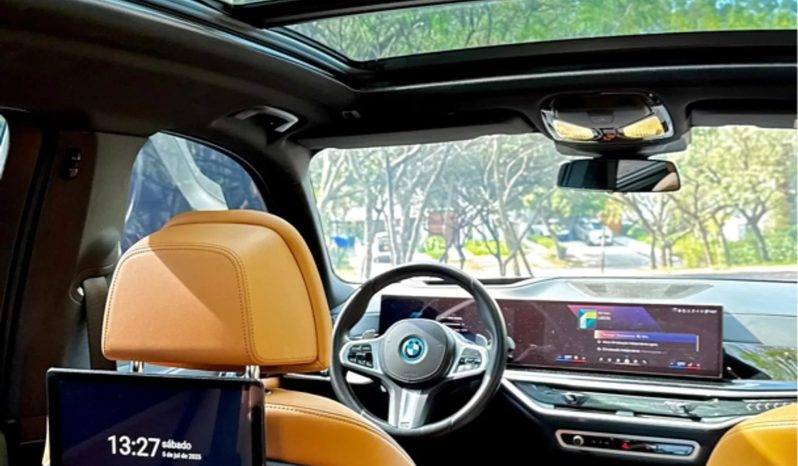 
								BMW X5 cheio									