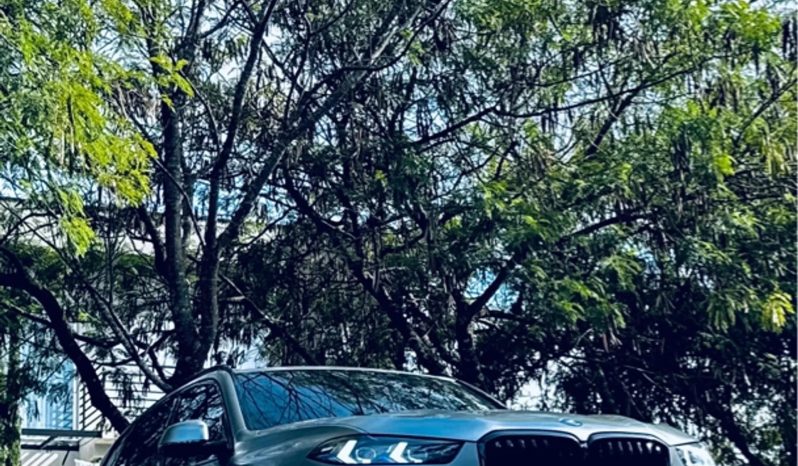 
								BMW X5 cheio									