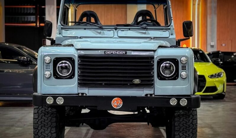 
								LAND ROVER DEFENDER cheio									