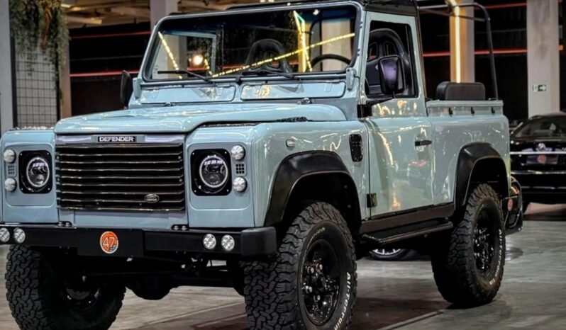 
								LAND ROVER DEFENDER cheio									