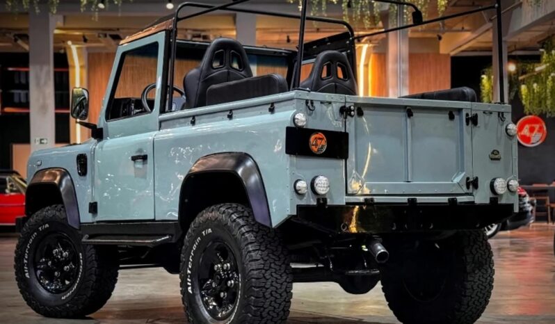 
								LAND ROVER DEFENDER cheio									