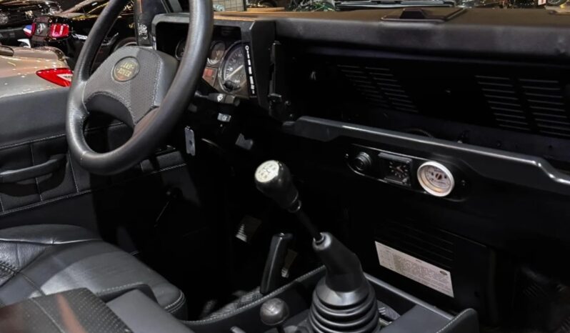 
								LAND ROVER DEFENDER cheio									