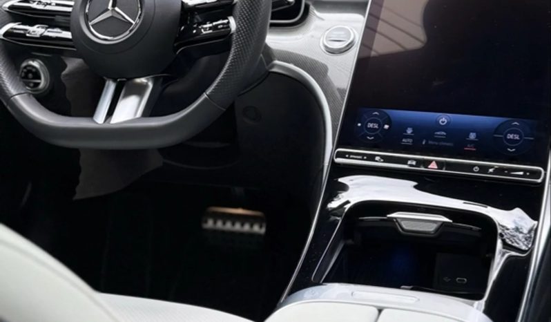 
								MERCEDES-BENZ C 200 cheio									