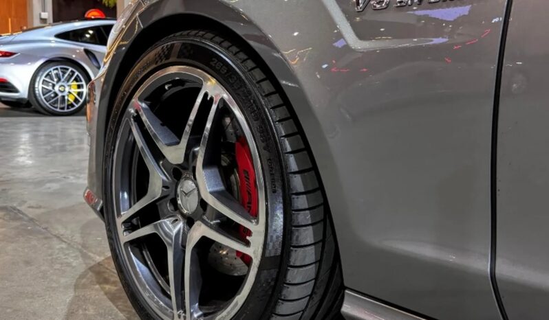 
								MERCEDES-BENZ CLS 63 AMG cheio									