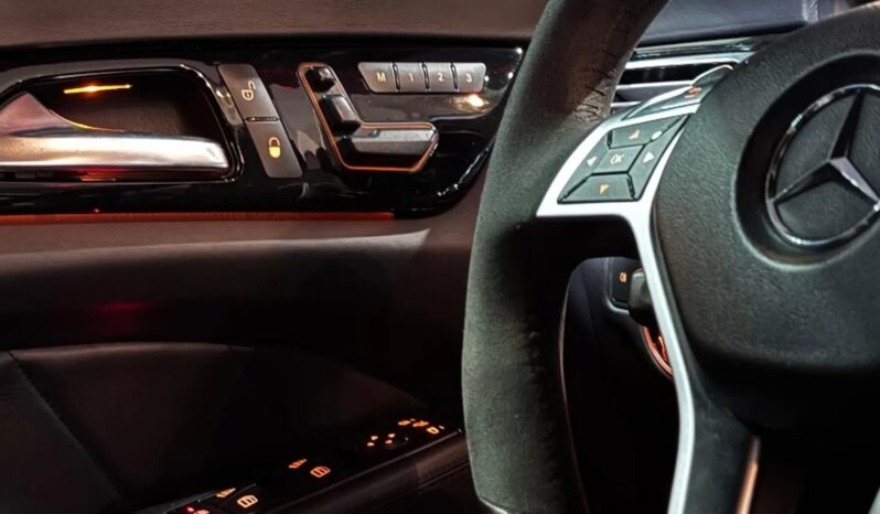 
								MERCEDES-BENZ CLS 63 AMG cheio									