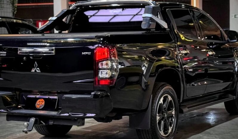 
								MITSUBISHI L200 TRITON cheio									