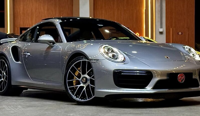 Porsche 911 Turbo S Alphaville