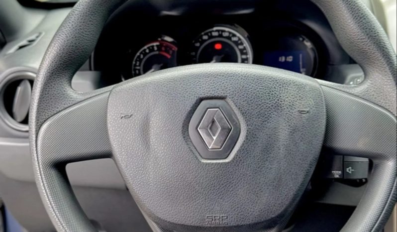 
								RENAULT DUSTER cheio									
