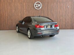 
										BMW 320i cheio									