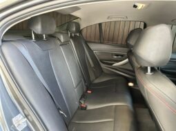 
										BMW 320i cheio									