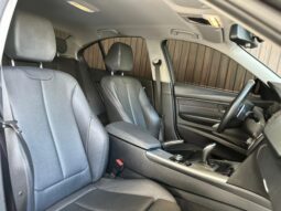 
										BMW 320i cheio									
