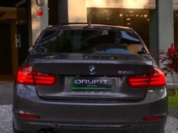 
										BMW 328i cheio									