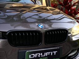 
										BMW 328i cheio									