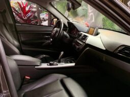 
										BMW 328i cheio									