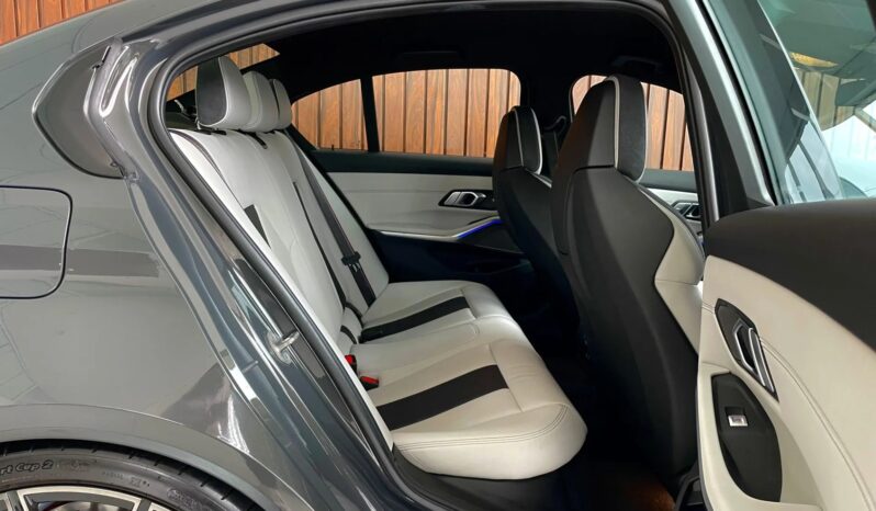 
								BMW M3 cheio									