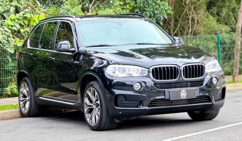 
								BMW X5 cheio									