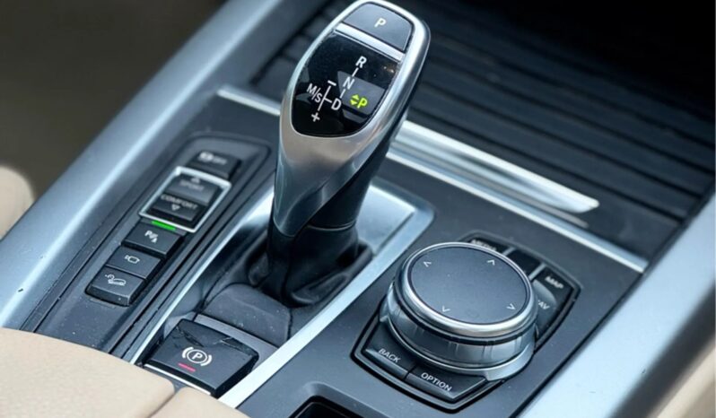 
								BMW X5 cheio									