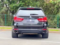 
										BMW X5 cheio									
