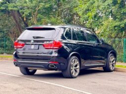 
										BMW X5 cheio									