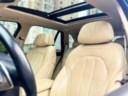 
										BMW X5 cheio									