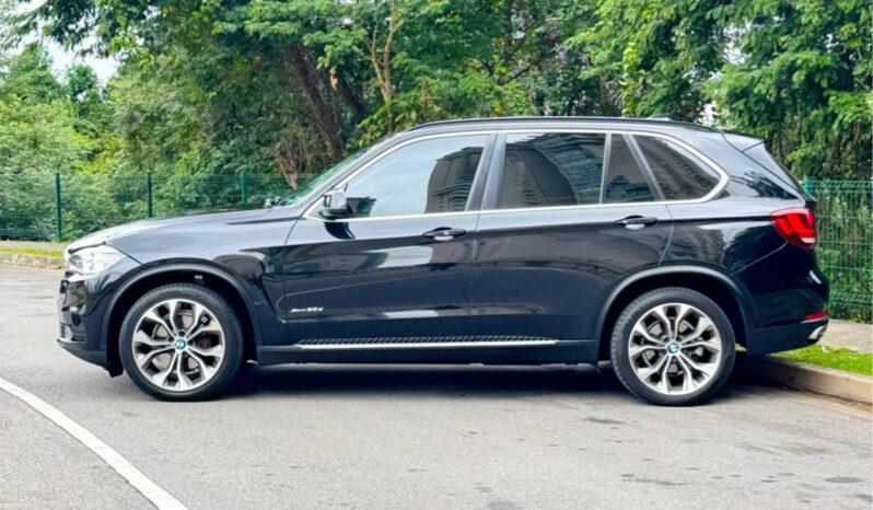 
								BMW X5 cheio									