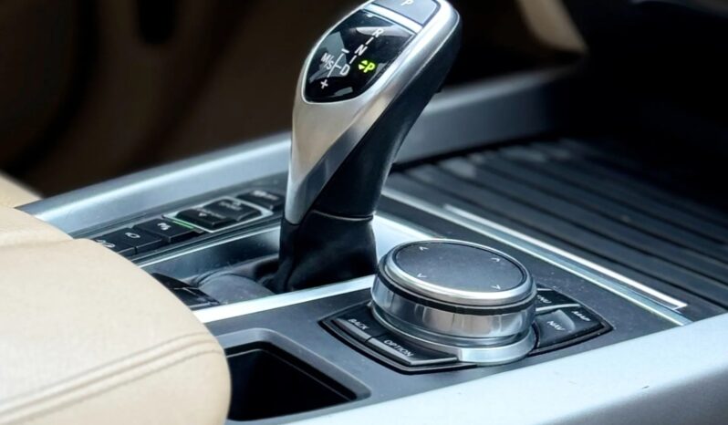 
								BMW X5 cheio									