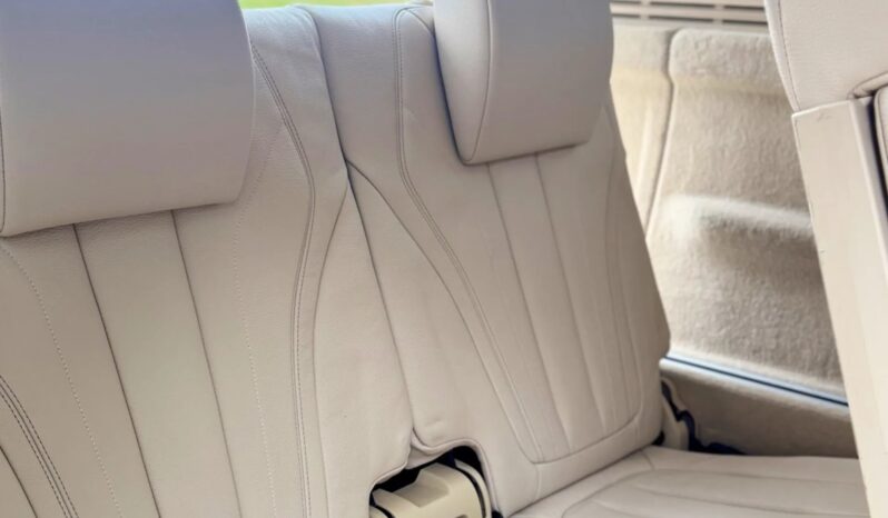 
								BMW X5 cheio									