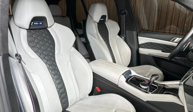
								BMW X5 cheio									