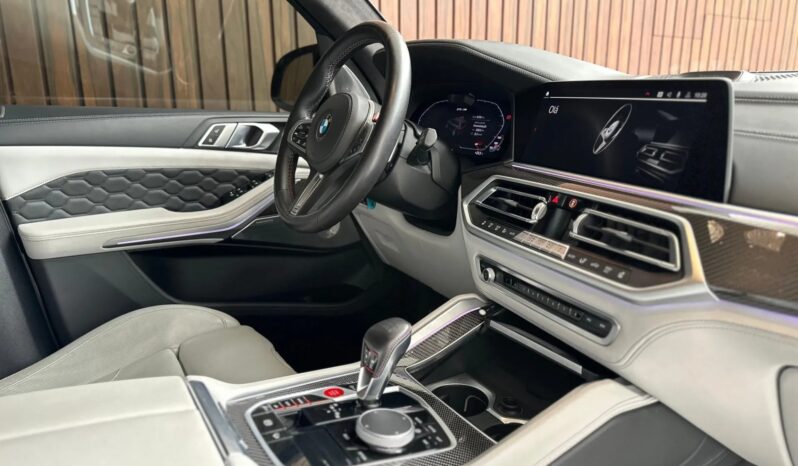 
								BMW X5 cheio									