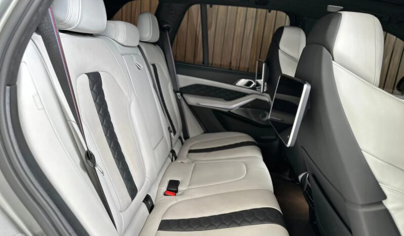 
								BMW X5 cheio									