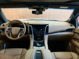 
										CADILLAC ESCALADE cheio									