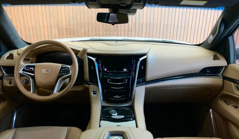 
								CADILLAC ESCALADE cheio									