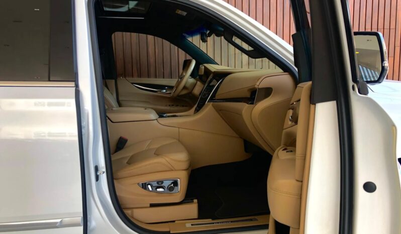 
								CADILLAC ESCALADE cheio									