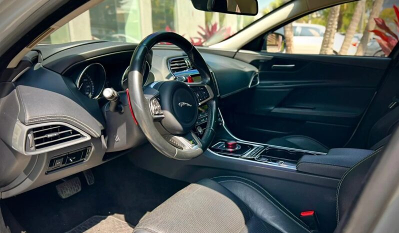 
								JAGUAR XE cheio									