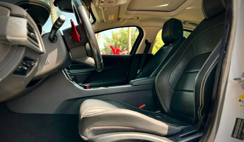 
								JAGUAR XE cheio									