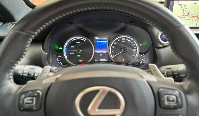 
								LEXUS NX 300h cheio									