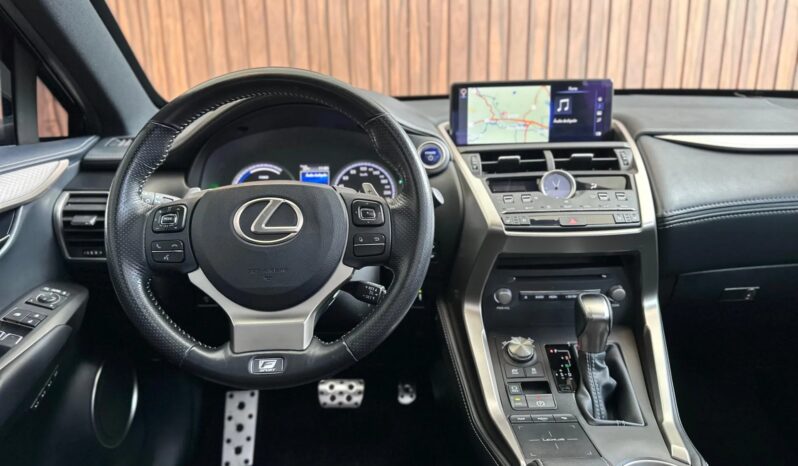 
								LEXUS NX 300h cheio									