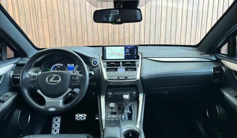 
								LEXUS NX 300h cheio									