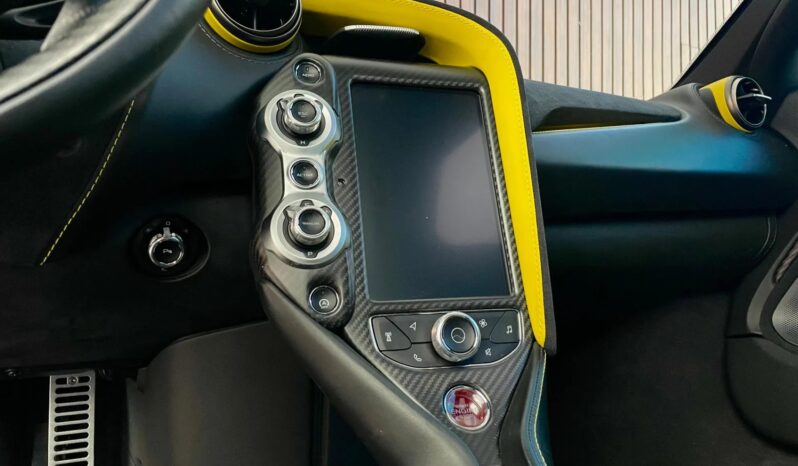 
								MCLAREN 720S cheio									