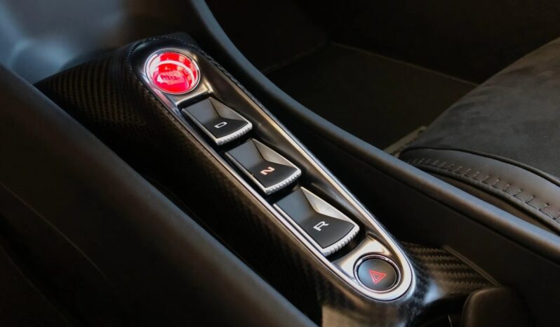 
								MCLAREN ARTURA cheio									