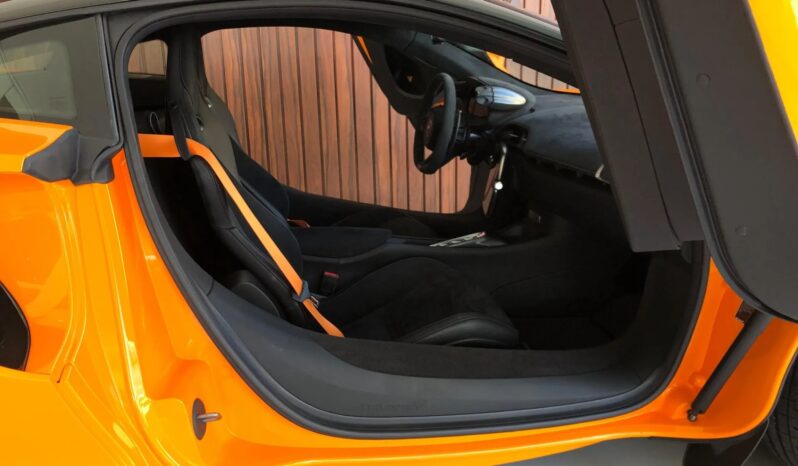 
								MCLAREN ARTURA cheio									