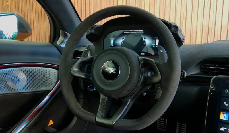 
								MCLAREN ARTURA cheio									
