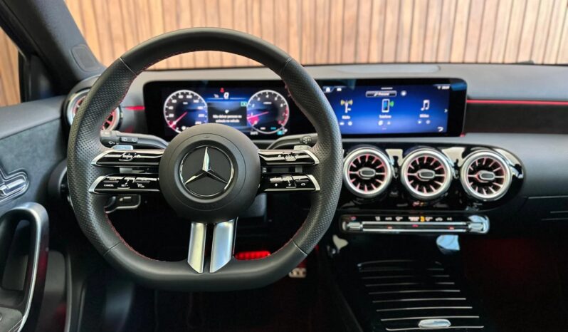 
								MERCEDES-BENZ A 200 cheio									